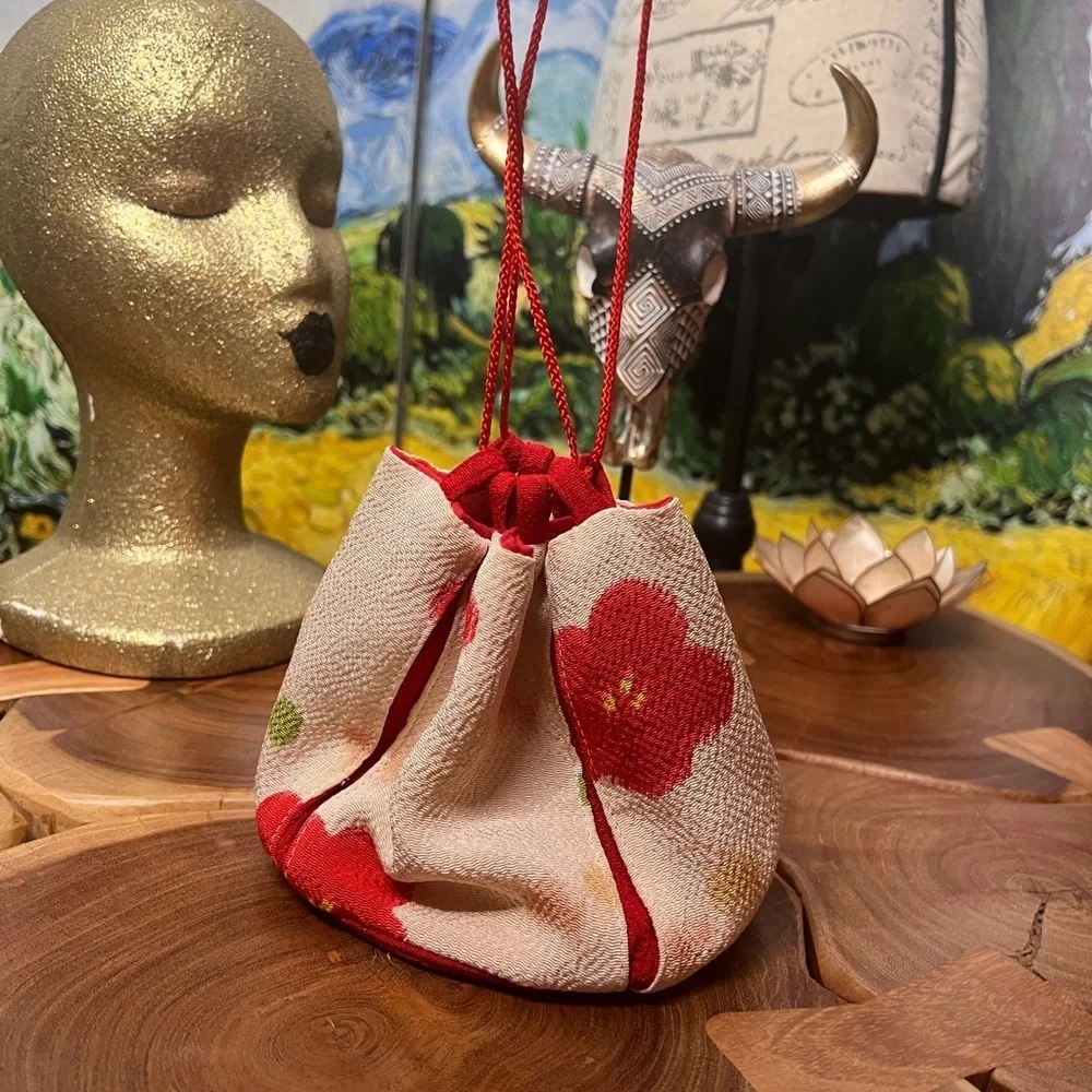 Adorable, Asian inspired, cream and red, wristlet, cinched, pouch purse.